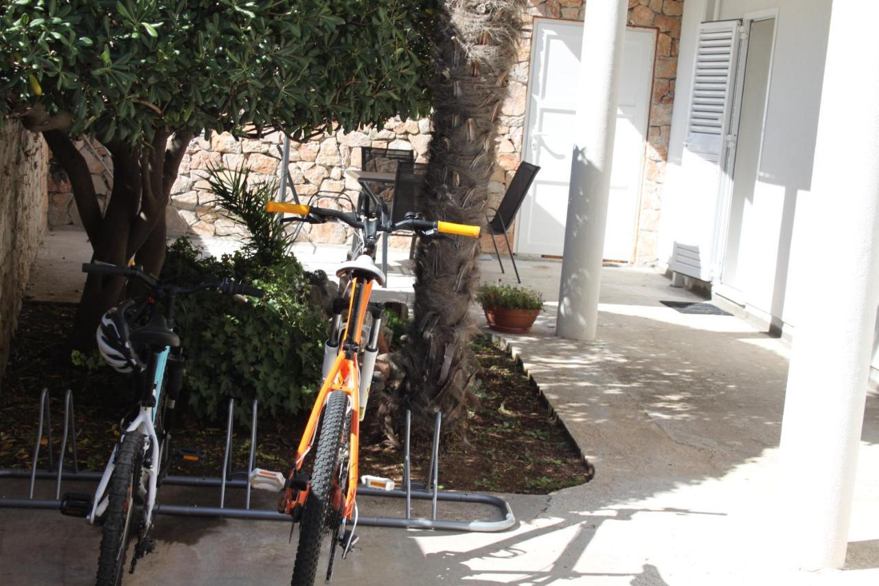 Apartmani "Mali Mago" Tribunj  Luaran gambar
