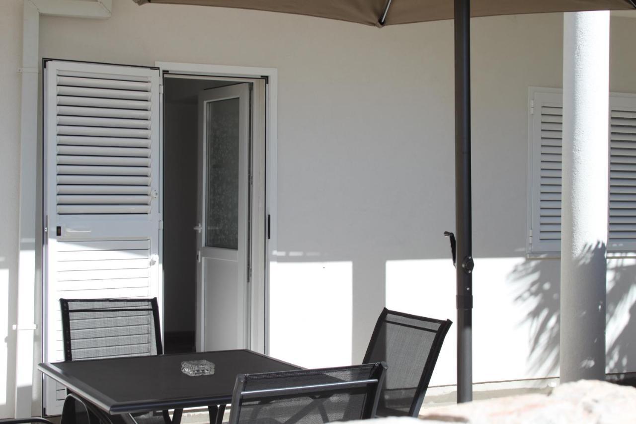Apartmani "Mali Mago" Tribunj  Luaran gambar