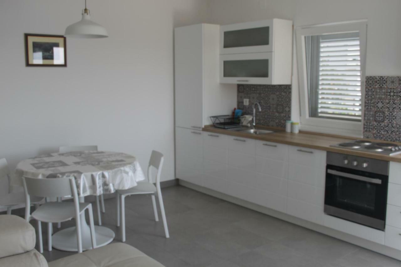 Apartmani "Mali Mago" Tribunj  Luaran gambar