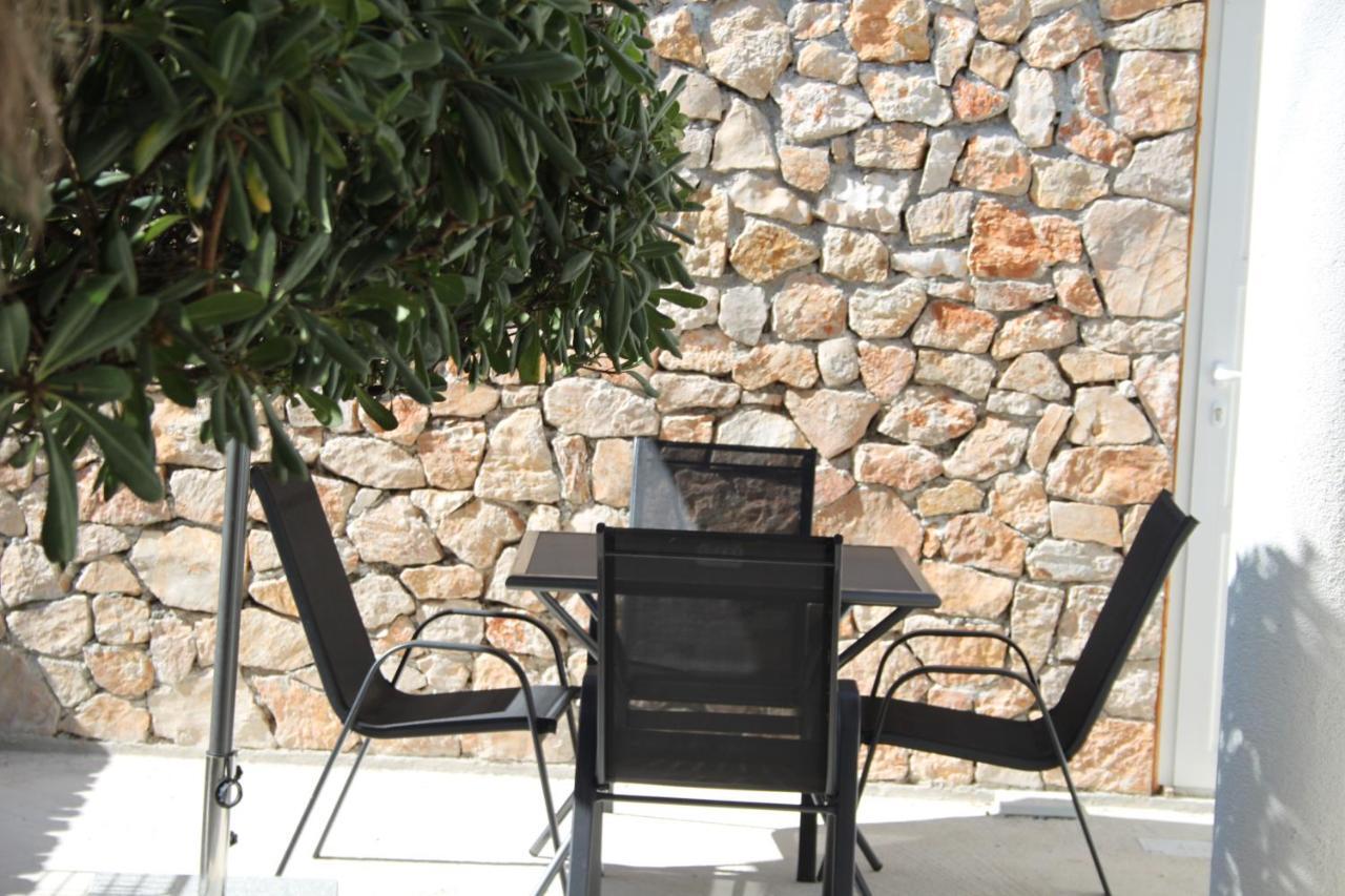 Apartmani "Mali Mago" Tribunj  Luaran gambar